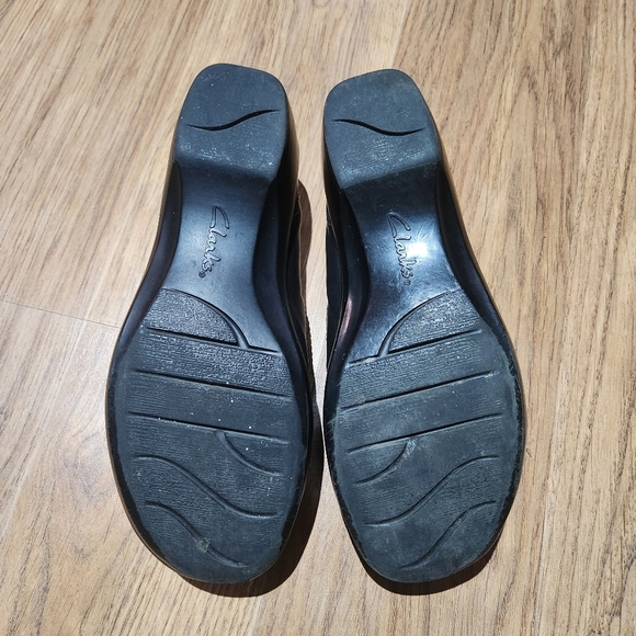 Clarks Women's Black Slip-On Shoes, Size 8.5M - Picture 5 of 6
